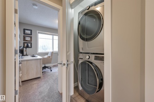 5158 Lark Crescent, Edmonton, AB - Indoor Photo Showing Laundry Room