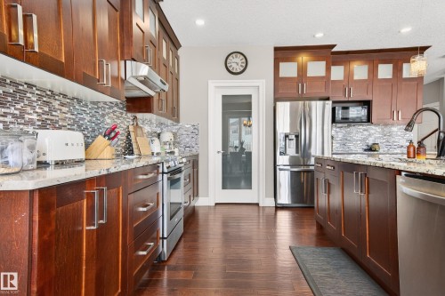 5204 Rue Eaglemont, Beaumont, AB - Indoor Photo Showing Kitchen With Upgraded Kitchen