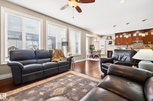 5204 Rue Eaglemont, Beaumont, AB - Indoor Photo Showing Living Room
