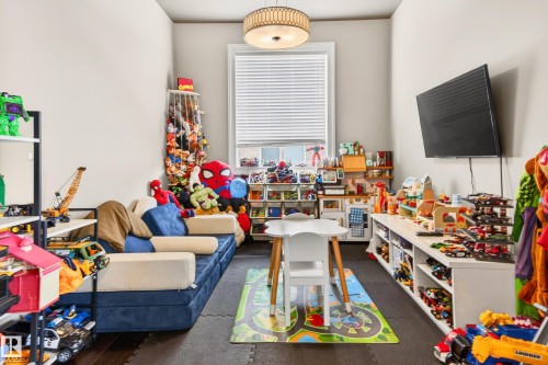 5204 Rue Eaglemont, Beaumont, AB - Indoor