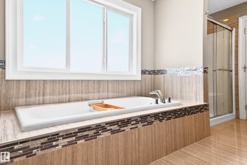 5204 Rue Eaglemont, Beaumont, AB - Indoor Photo Showing Bathroom