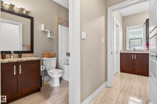 5204 Rue Eaglemont, Beaumont, AB - Indoor Photo Showing Bathroom