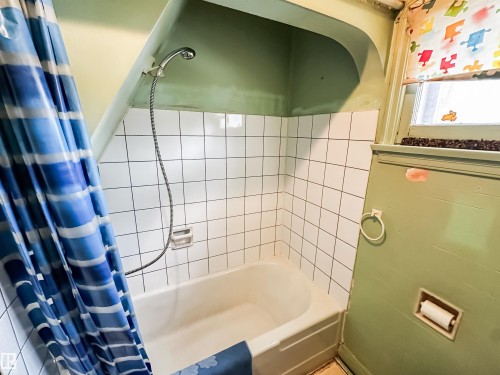 11345 93 Street, Edmonton, AB - Indoor Photo Showing Bathroom