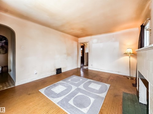 11345 93 Street, Edmonton, AB - Indoor Photo Showing Other Room