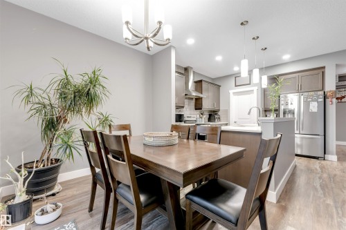 2987 Chokecherry Common, Edmonton, AB - Indoor Photo Showing Dining Room