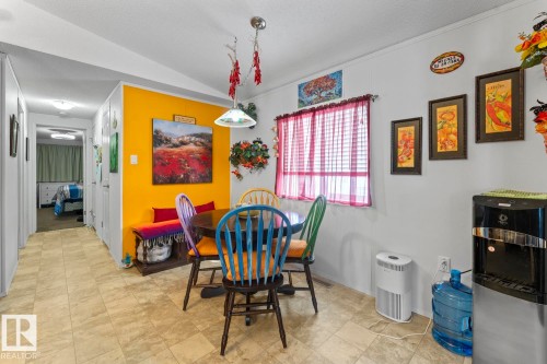 4606 Labrador Road, Cold Lake, AB - Indoor Photo Showing Dining Room