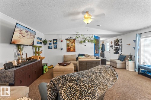 4606 Labrador Road, Cold Lake, AB - Indoor Photo Showing Bedroom