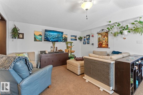 4606 Labrador Road, Cold Lake, AB - Indoor Photo Showing Living Room