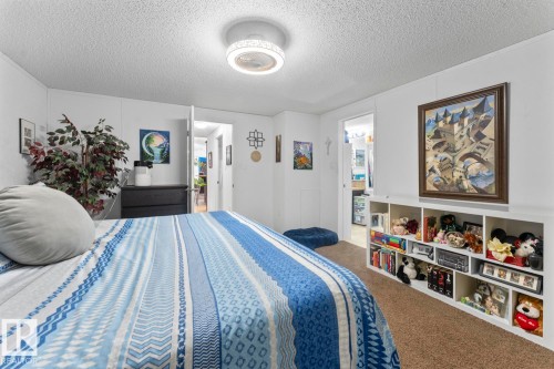 4606 Labrador Road, Cold Lake, AB - Indoor Photo Showing Bedroom