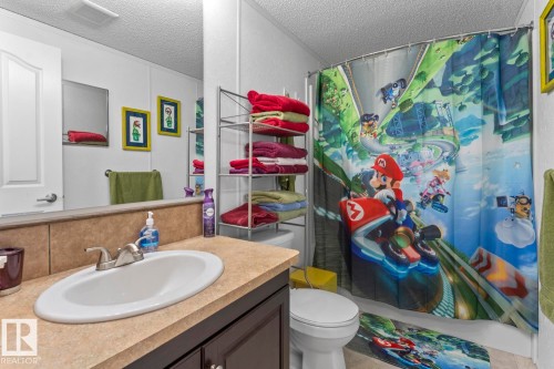 4606 Labrador Road, Cold Lake, AB - Indoor Photo Showing Bathroom