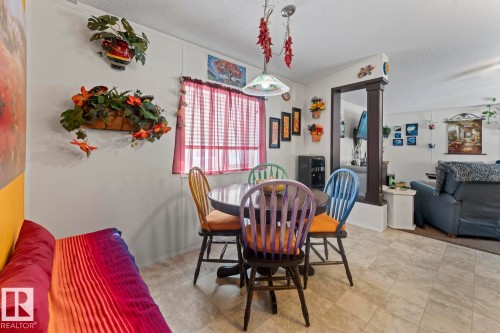 4606 Labrador Road, Cold Lake, AB - Indoor Photo Showing Dining Room