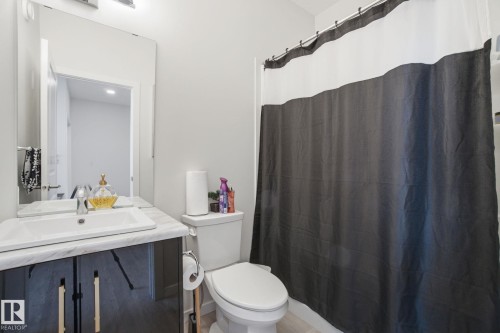 15851 22 Avenue, Edmonton, AB - Indoor Photo Showing Bathroom