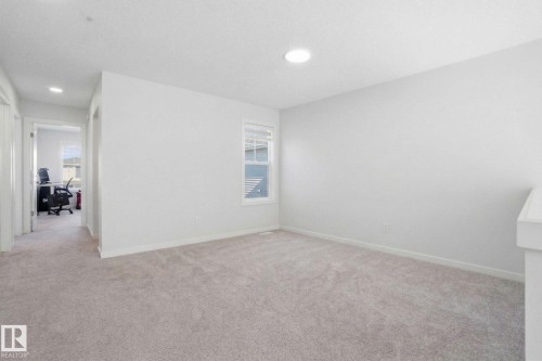 15851 22 Avenue, Edmonton, AB - Indoor Photo Showing Other Room