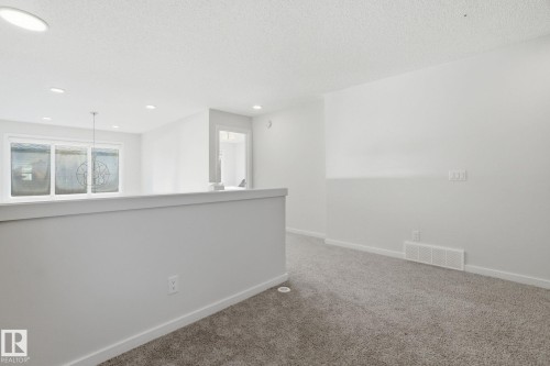 15851 22 Avenue, Edmonton, AB - Indoor Photo Showing Other Room