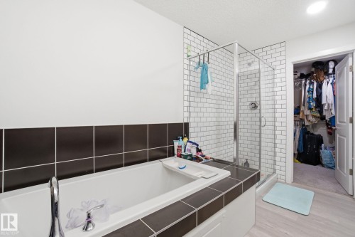 15851 22 Avenue, Edmonton, AB - Indoor Photo Showing Bathroom