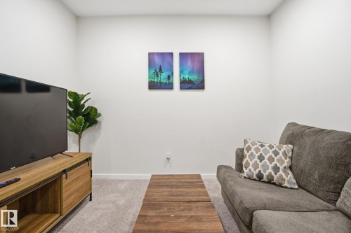 15851 22 Avenue, Edmonton, AB - Indoor Photo Showing Other Room