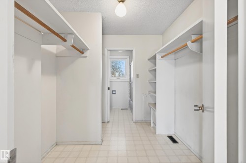 3626 103B Street, Edmonton, AB - Indoor