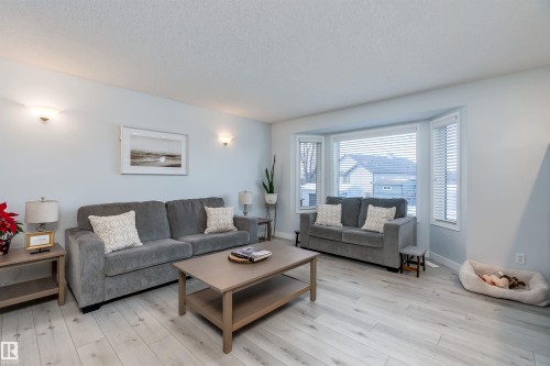 66 Bridgeport Wynd, Leduc, AB - Indoor Photo Showing Living Room