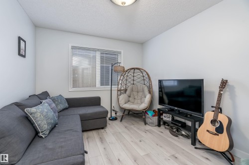 66 Bridgeport Wynd, Leduc, AB - Indoor Photo Showing Living Room
