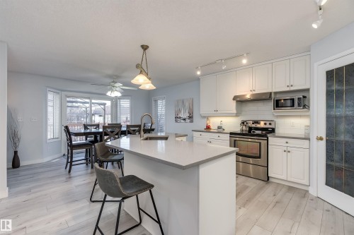 66 Bridgeport Wynd, Leduc, AB - Indoor Photo Showing Kitchen With Upgraded Kitchen
