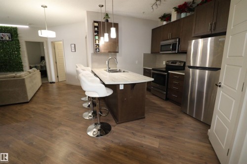 110 1144 Adamson Drive, Edmonton, AB - Indoor Photo Showing Kitchen