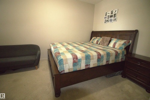110 1144 Adamson Drive, Edmonton, AB - Indoor Photo Showing Bedroom