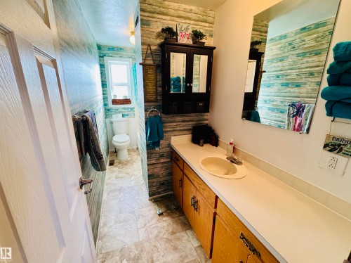 351 58532 Rr 113, Rural St. Paul County, AB - Indoor Photo Showing Bathroom