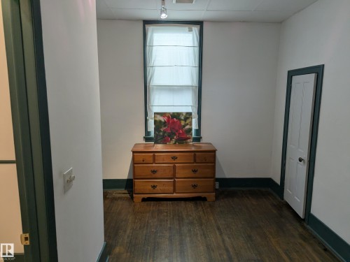 8416 104 Street, Edmonton, AB - Indoor Photo Showing Other Room