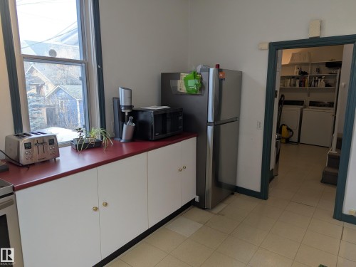 8416 104 Street, Edmonton, AB - Indoor