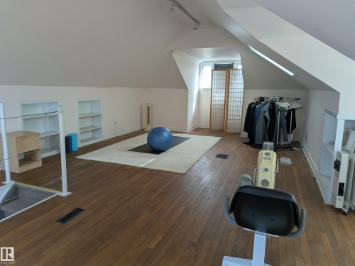 8416 104 Street, Edmonton, AB - Indoor