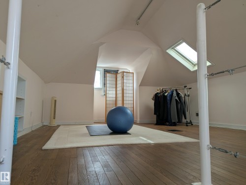 8416 104 Street, Edmonton, AB - Indoor