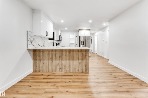 4616 32 Avenue, Edmonton, AB - Indoor Photo Showing Other Room