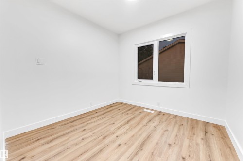 4616 32 Avenue, Edmonton, AB - Indoor Photo Showing Other Room