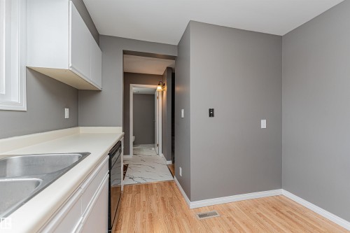 17020 100 Street, Edmonton, AB - Indoor