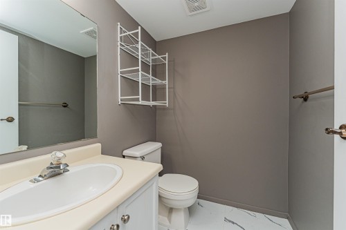 17020 100 Street, Edmonton, AB - Indoor Photo Showing Bathroom
