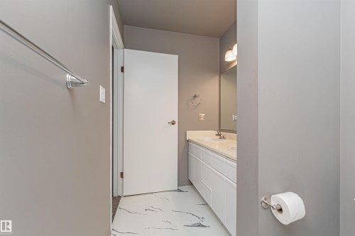 17020 100 Street, Edmonton, AB - Indoor Photo Showing Bathroom