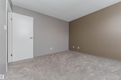 17020 100 Street, Edmonton, AB - Indoor Photo Showing Other Room