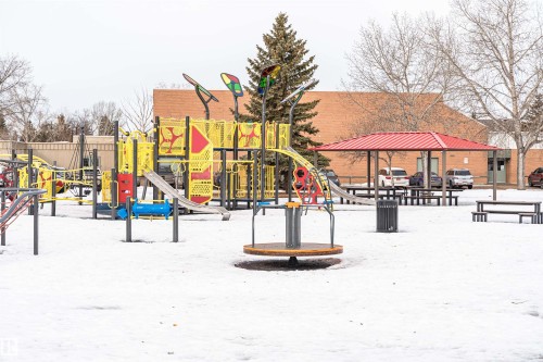 17020 100 Street, Edmonton, AB - Outdoor