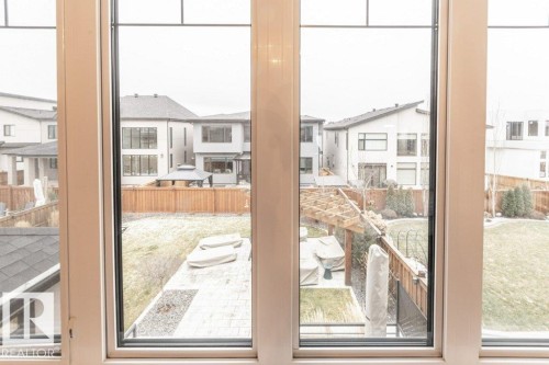 698 Howatt Drive Sw, Edmonton, AB - Indoor Photo Showing Other Room