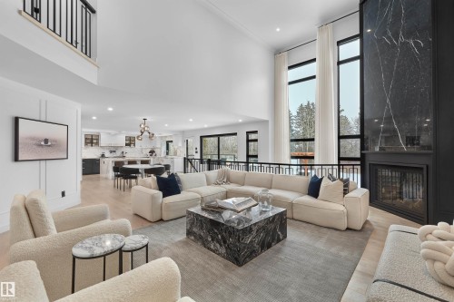 1486 Welbourn Drive, Edmonton, AB - Indoor Photo Showing Living Room