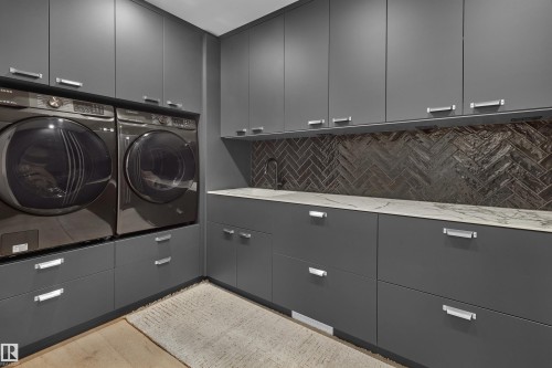 1486 Welbourn Drive, Edmonton, AB - Indoor Photo Showing Laundry Room