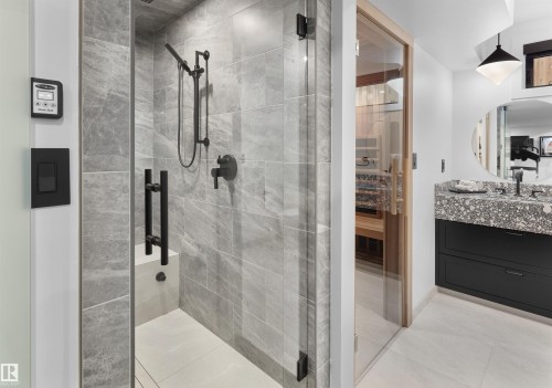 1486 Welbourn Drive, Edmonton, AB - Indoor Photo Showing Bathroom