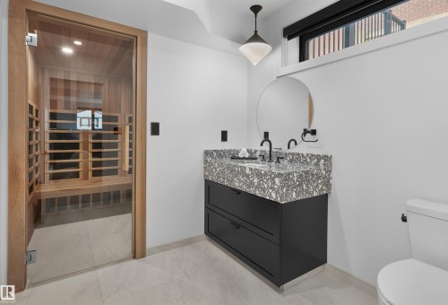 1486 Welbourn Drive, Edmonton, AB - Indoor Photo Showing Bathroom