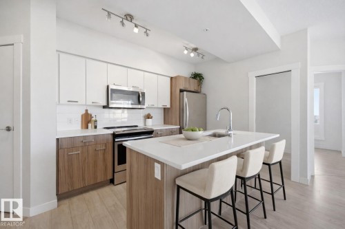 1206 10410 102 Avenue  Edmonton, AB T5J 0E9