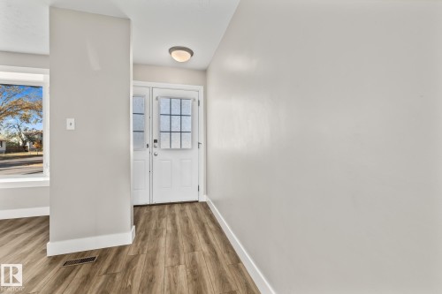 13311 Dovercourt Avenue, Edmonton, AB - Indoor Photo Showing Other Room