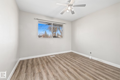 13311 Dovercourt Avenue, Edmonton, AB - Indoor Photo Showing Other Room