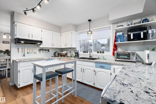 252 Parkside Drive, Wetaskiwin, AB - Indoor Photo Showing Kitchen