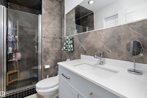 252 Parkside Drive, Wetaskiwin, AB - Indoor Photo Showing Bathroom