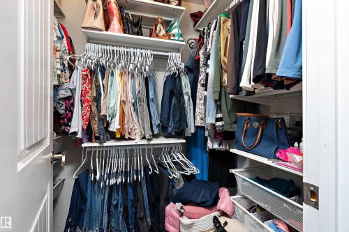 252 Parkside Drive, Wetaskiwin, AB - Indoor With Storage