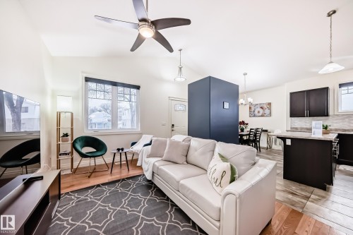 11410 92 Street, Edmonton, AB - Indoor